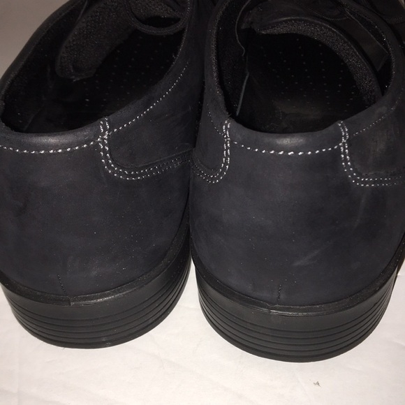 ECCO Men’s Black Suede Oxford Lace up Shock Point Heel main image 4